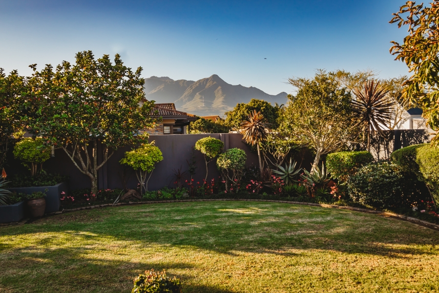 4 Bedroom Property for Sale in Earls Court Lifestyle Estate Western Cape